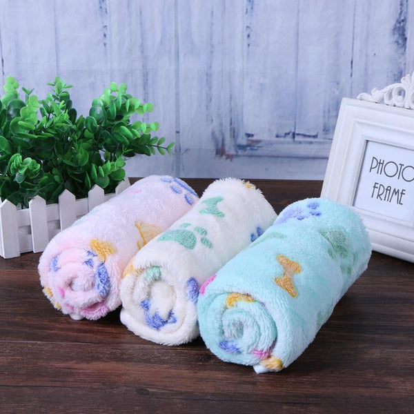 Pet Sleeping Mat Winter Warm Coral Fleece Dog Cat Blanket Soft Animals Dog Mat Beds Bone Paw Print Pet Cushion Carpet