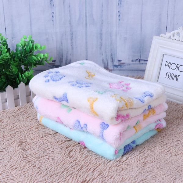 Pet Sleeping Mat Winter Warm Coral Fleece Dog Cat Blanket Soft Animals Dog Mat Beds Bone Paw Print Pet Cushion Carpet